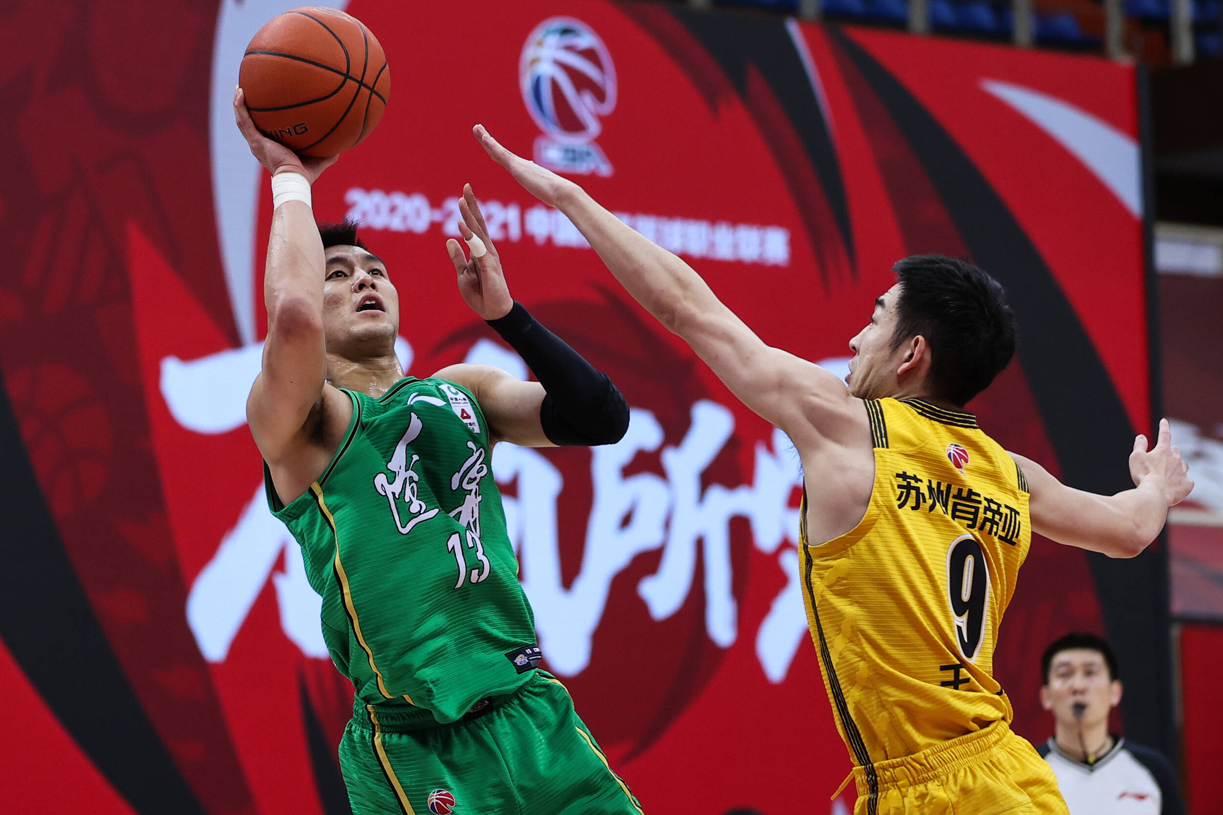 九游体育下载app-清晨山东男篮调整名单以备国王杯，更衣室发声环节打磨，悬念犹存，身体对抗强度拉满(山东男篮名将加盟山西)